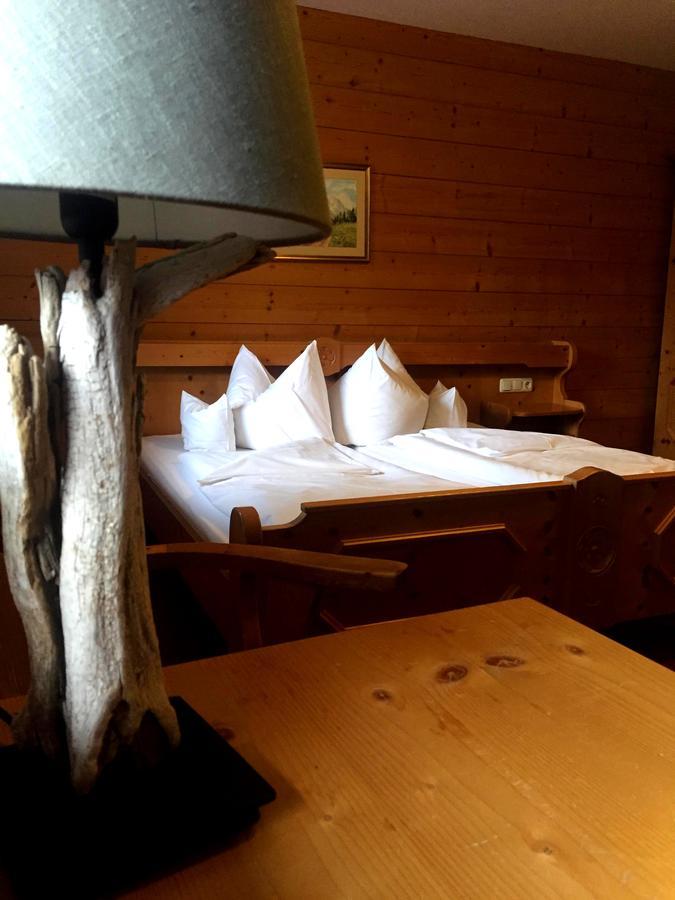 Doppelzimmer mit Zustellbett
